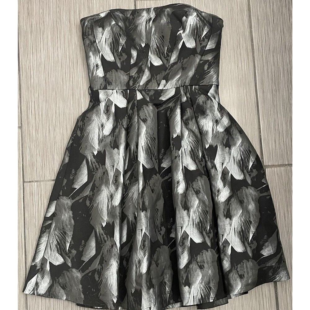 White House Black Market Strapless Jacquard Feather Print Ladies Dress Size 0